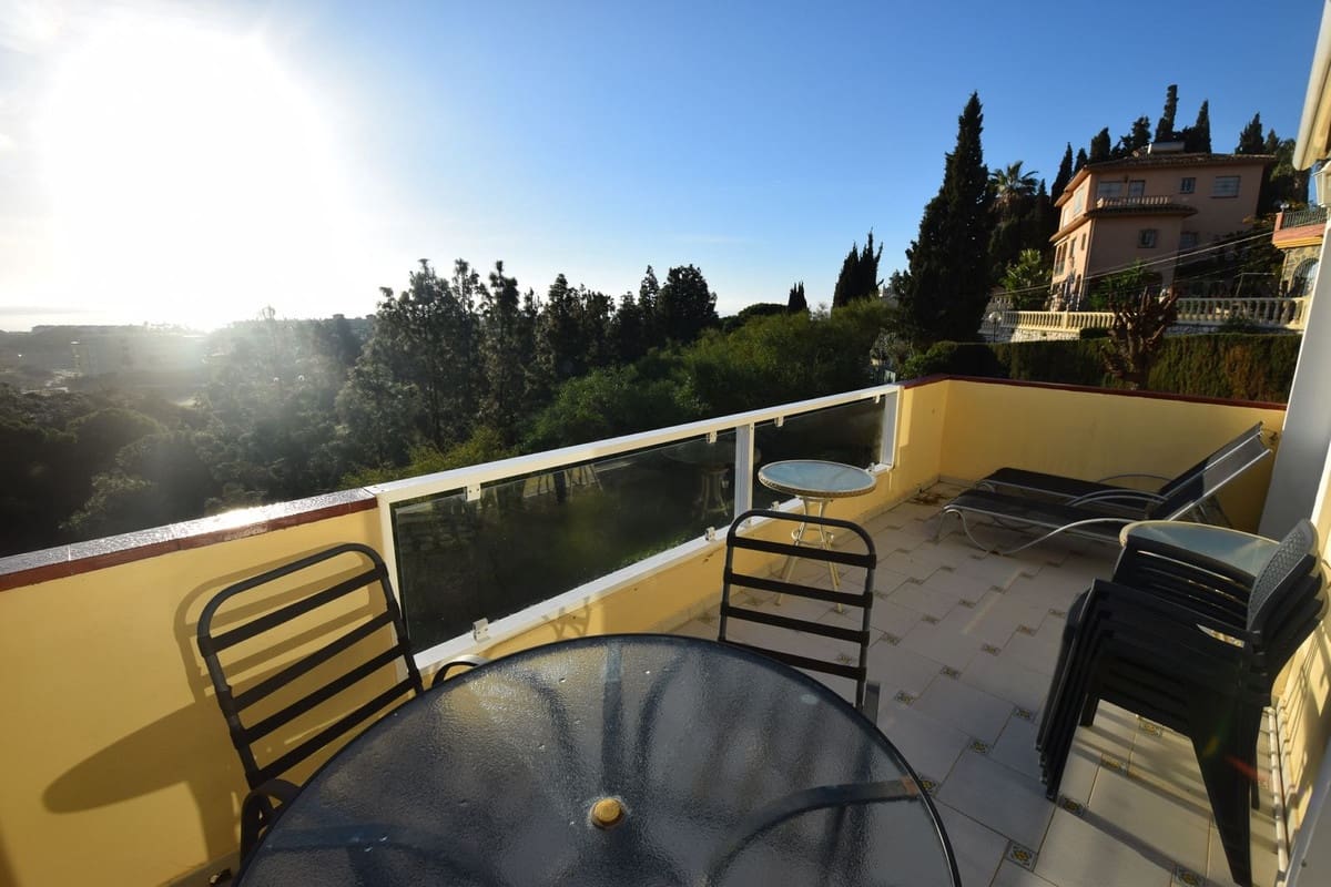 3 bedroom Townhouse for sale in Mijas Costa with pool - € 449,000 (Ref: 9734120)