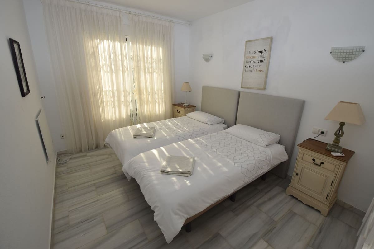 3 bedroom Townhouse for sale in Mijas Costa with pool - € 449,000 (Ref: 9734120)