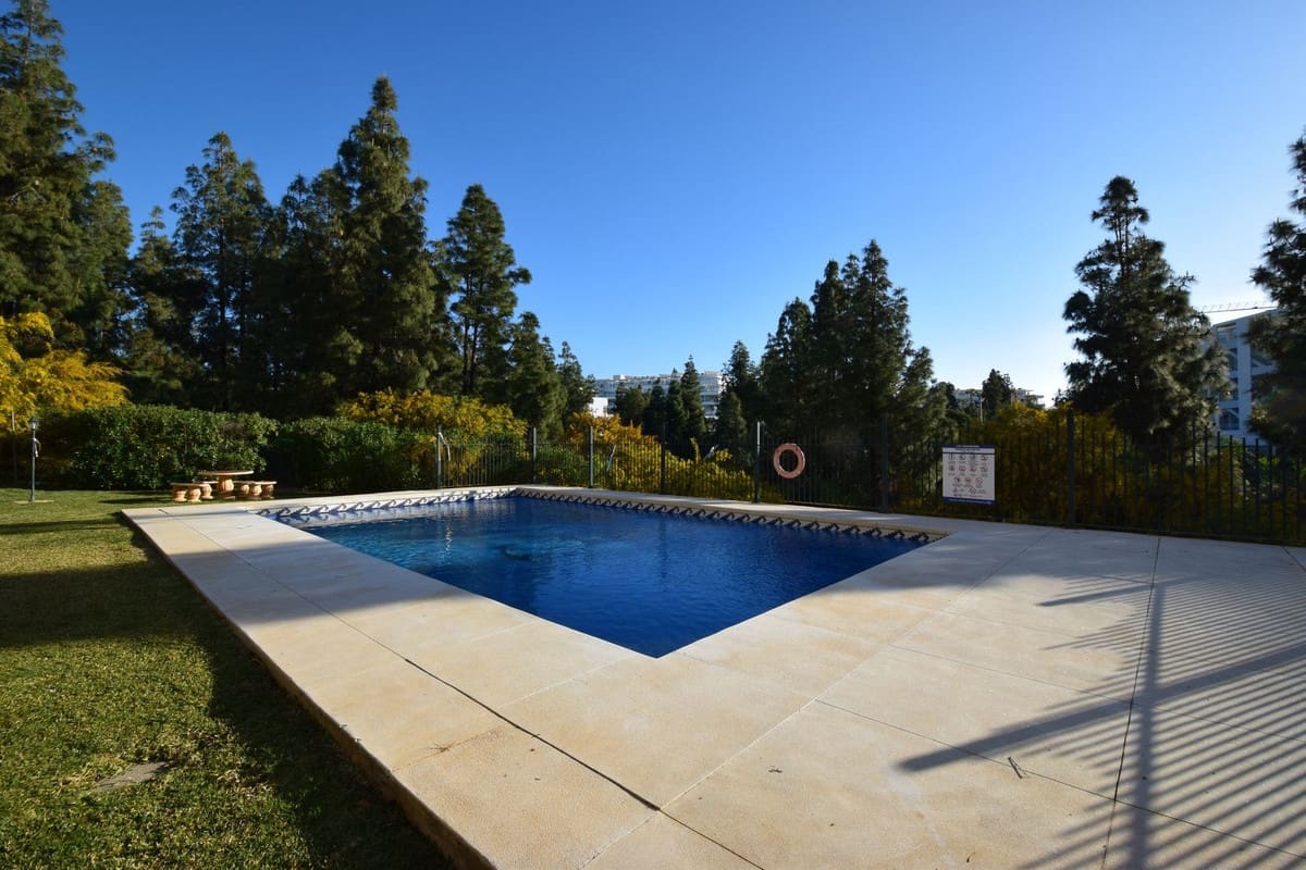 3 bedroom Townhouse for sale in Mijas Costa with pool - € 449,000 (Ref: 9734120)