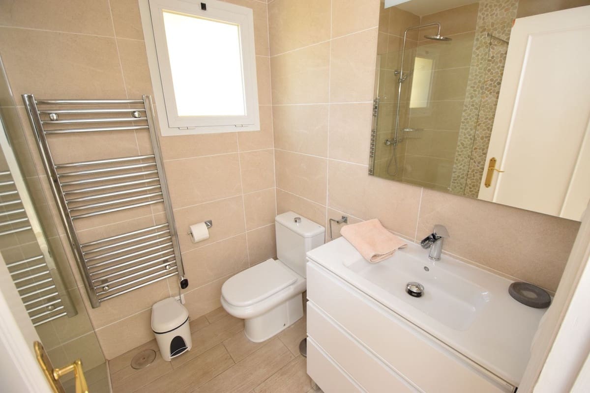 3 bedroom Townhouse for sale in Mijas Costa with pool - € 449,000 (Ref: 9734120)