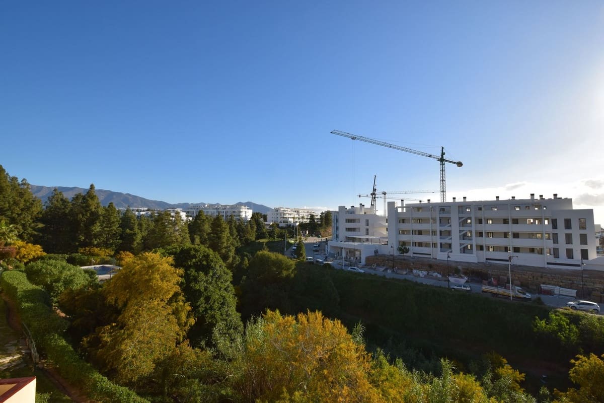 3 bedroom Townhouse for sale in Mijas Costa with pool - € 449,000 (Ref: 9734120)