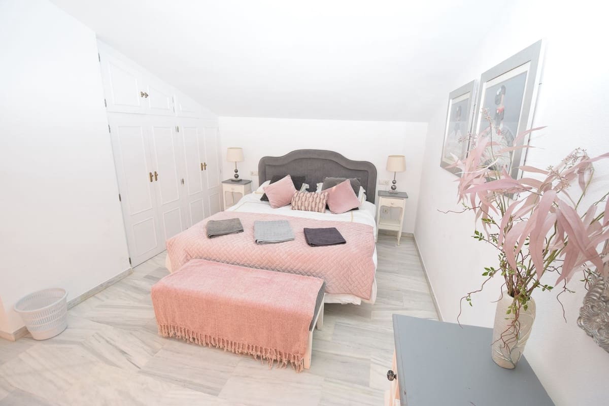 3 bedroom Townhouse for sale in Mijas Costa with pool - € 449,000 (Ref: 9734120)