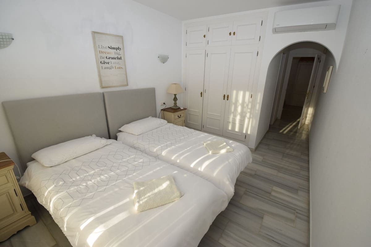 3 bedroom Townhouse for sale in Mijas Costa with pool - € 449,000 (Ref: 9734120)