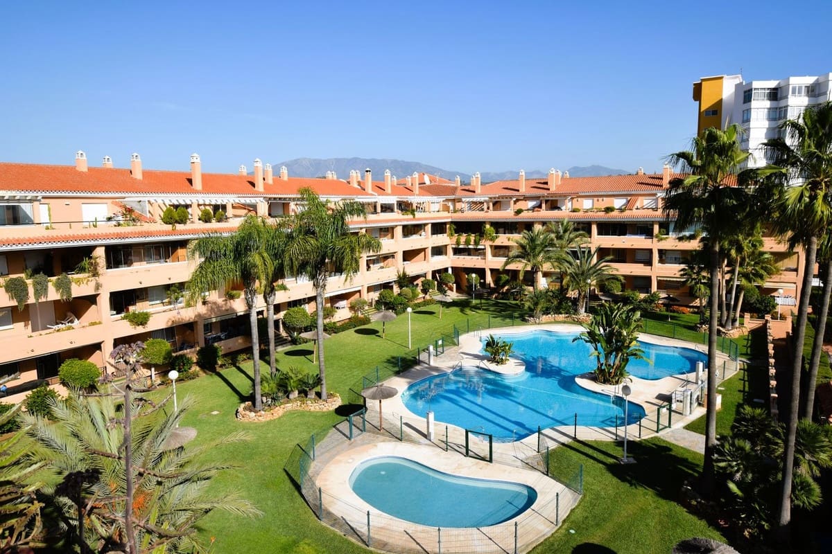 2 slaapkamer Penthouse te koop in La Cala de Mijas met zwembad garage - € 599.000 (Ref: 9760952)