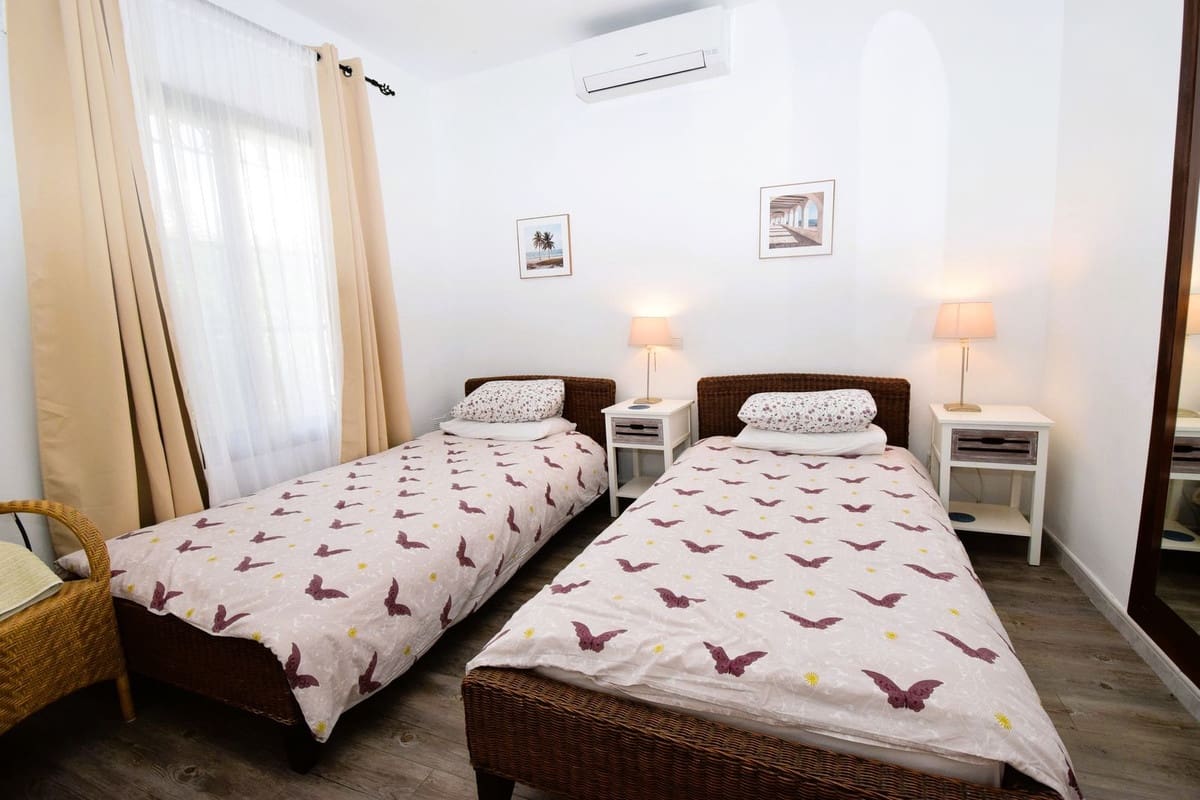 3 bedroom Villa for sale in La Cala de Mijas with pool garage - € 740,000 (Ref: 9761532)