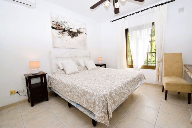 3 sypialnia Willa na sprzedaż w La Cala de Mijas, Mijas z basenem garażem - 740 000 € (Ref: 9761532)
