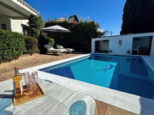 3 soveværelse Villa til salg i La Cala de Mijas, Mijas med swimmingpool garage - € 725.000 (Ref: 9761532)