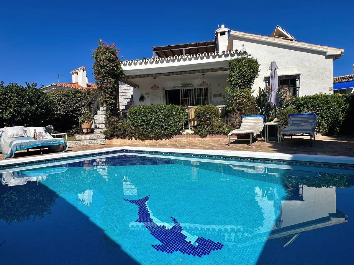 3 soveværelse Villa til salg i La Cala de Mijas med swimmingpool garage - € 725.000 (Ref: 9761532)