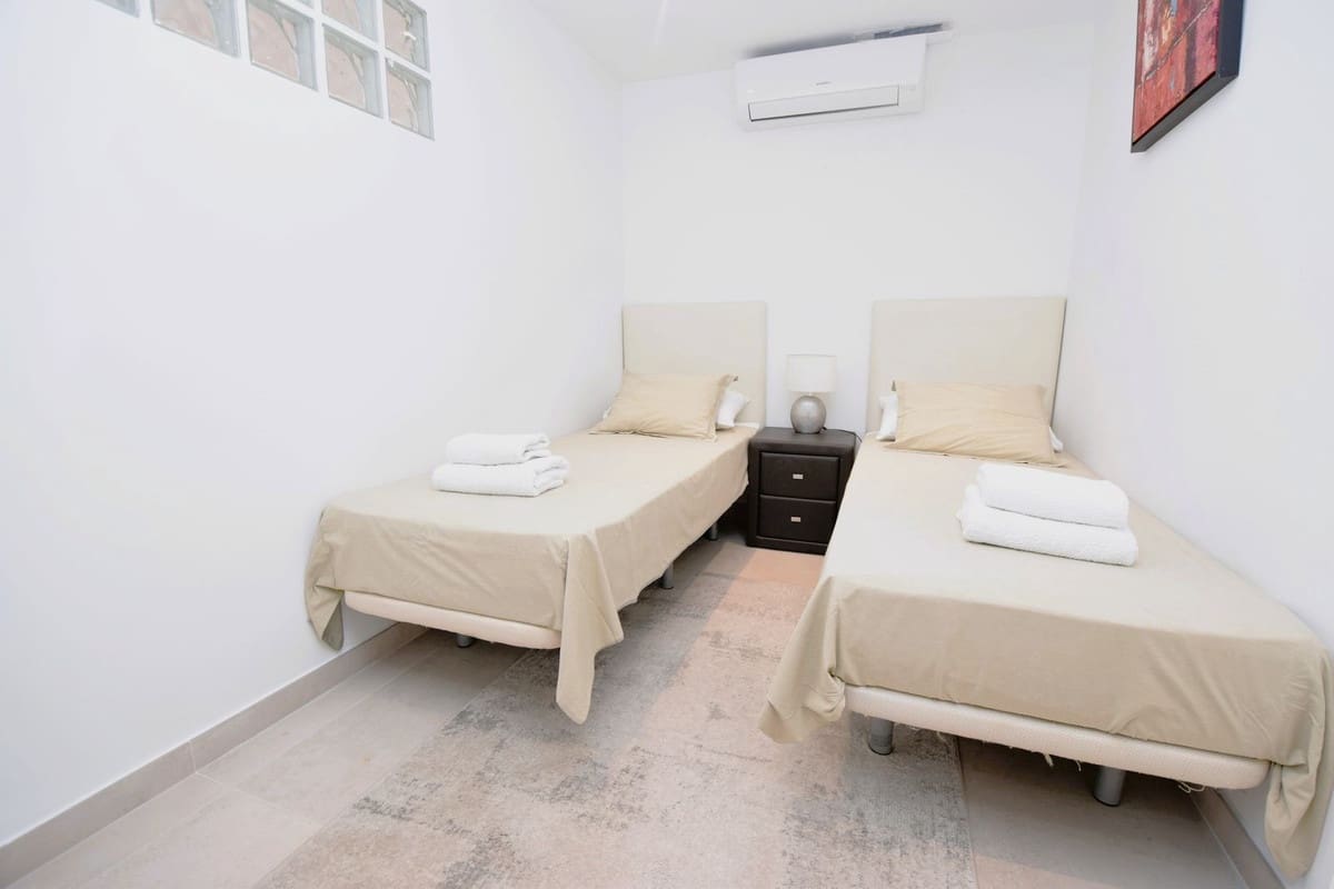 Chalet de 6 habitaciones en Calahonda en venta con piscina garaje - 1.490.000 € (Ref: 9919038)