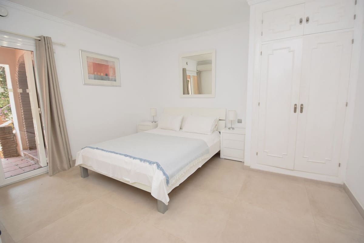 Chalet de 6 habitaciones en Calahonda en venta con piscina garaje - 1.490.000 € (Ref: 9919038)
