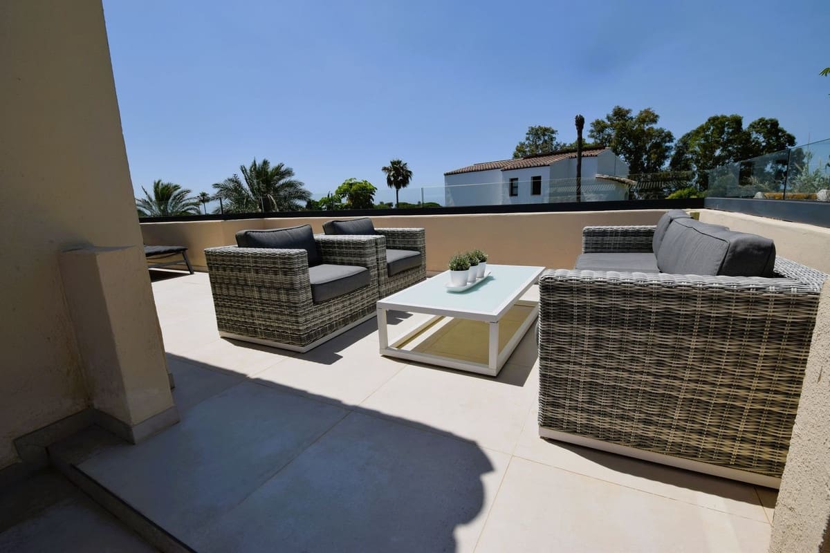 Chalet de 6 habitaciones en Calahonda en venta con piscina garaje - 1.490.000 € (Ref: 9919038)