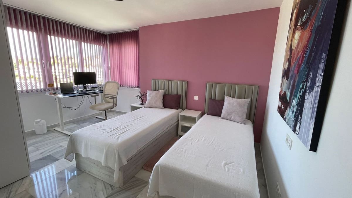 3 camera da letto Casa in vendita in Calahonda con piscina garage - 599.000 € (Rif: 9997928)