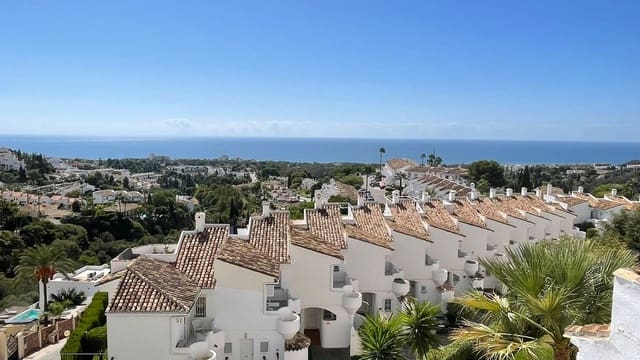 3 bedroom Townhouse for sale in Calahonda, Mijas with pool garage - € 599,000 (Ref: 9997928)