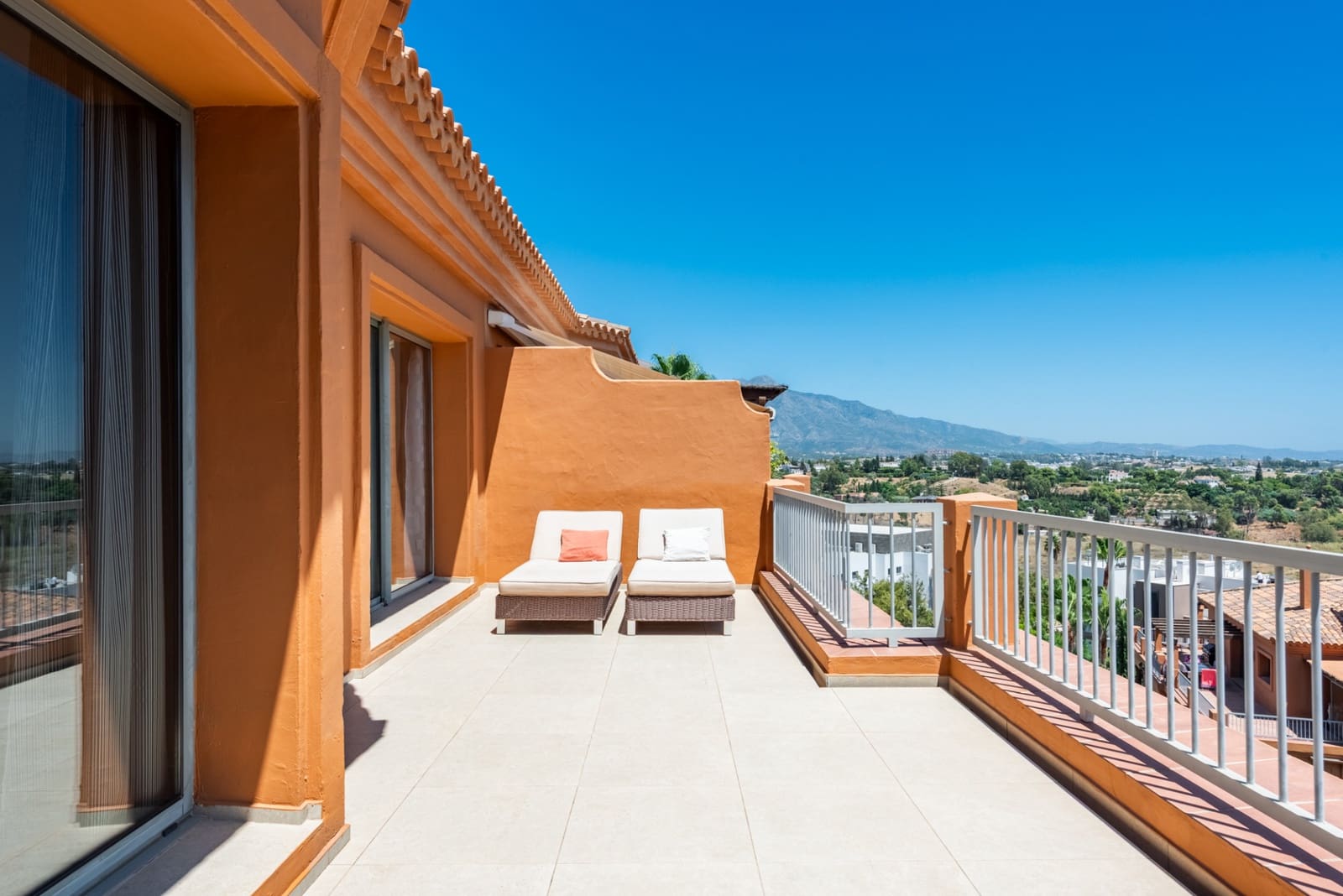 3 soverom Penthouse til salgs i Atalaya-Isdabe med svømmebasseng garasje - € 895 000 (Ref: 10003596)