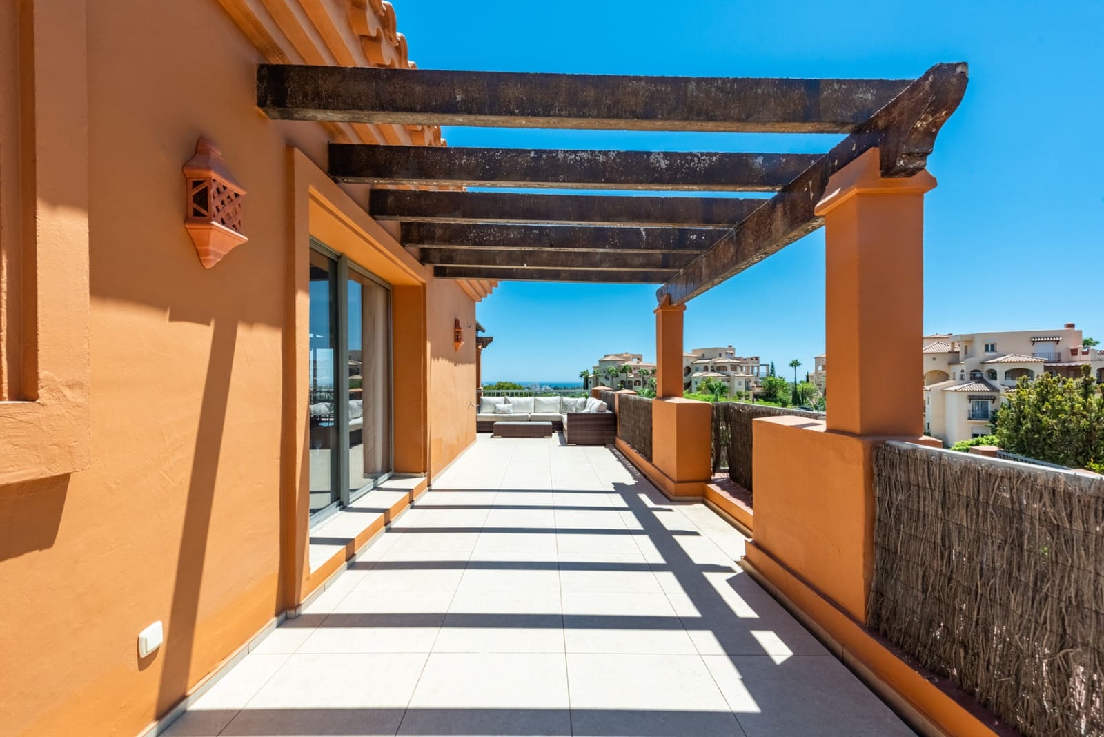 3 soverom Penthouse til salgs i Atalaya-Isdabe med svømmebasseng garasje - € 895 000 (Ref: 10003596)