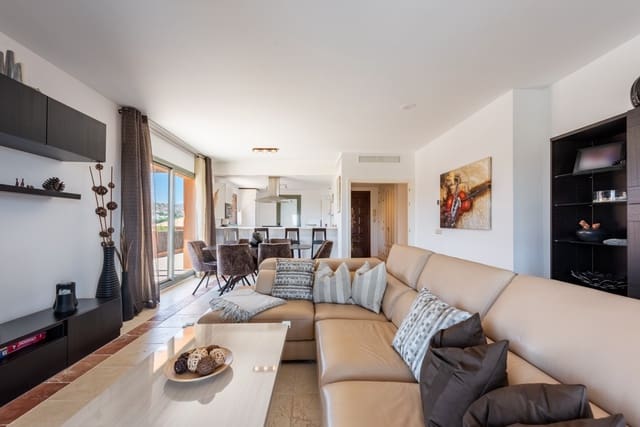 3 soverom Penthouse til salgs i Atalaya-Isdabe, Estepona med svømmebasseng garasje - € 895 000 (Ref: 10003596)