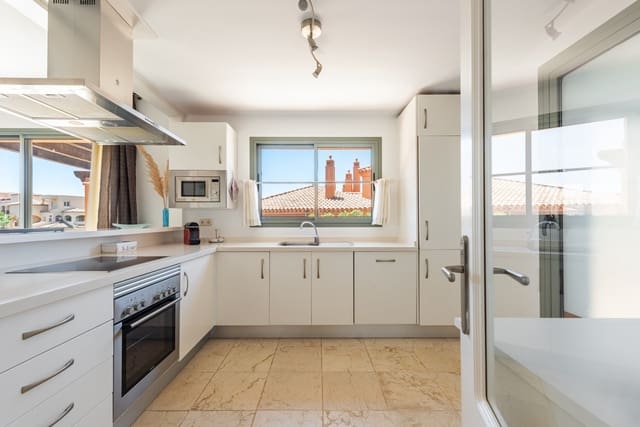 3 soverom Penthouse til salgs i Atalaya-Isdabe, Estepona med svømmebasseng garasje - € 895 000 (Ref: 10003596)