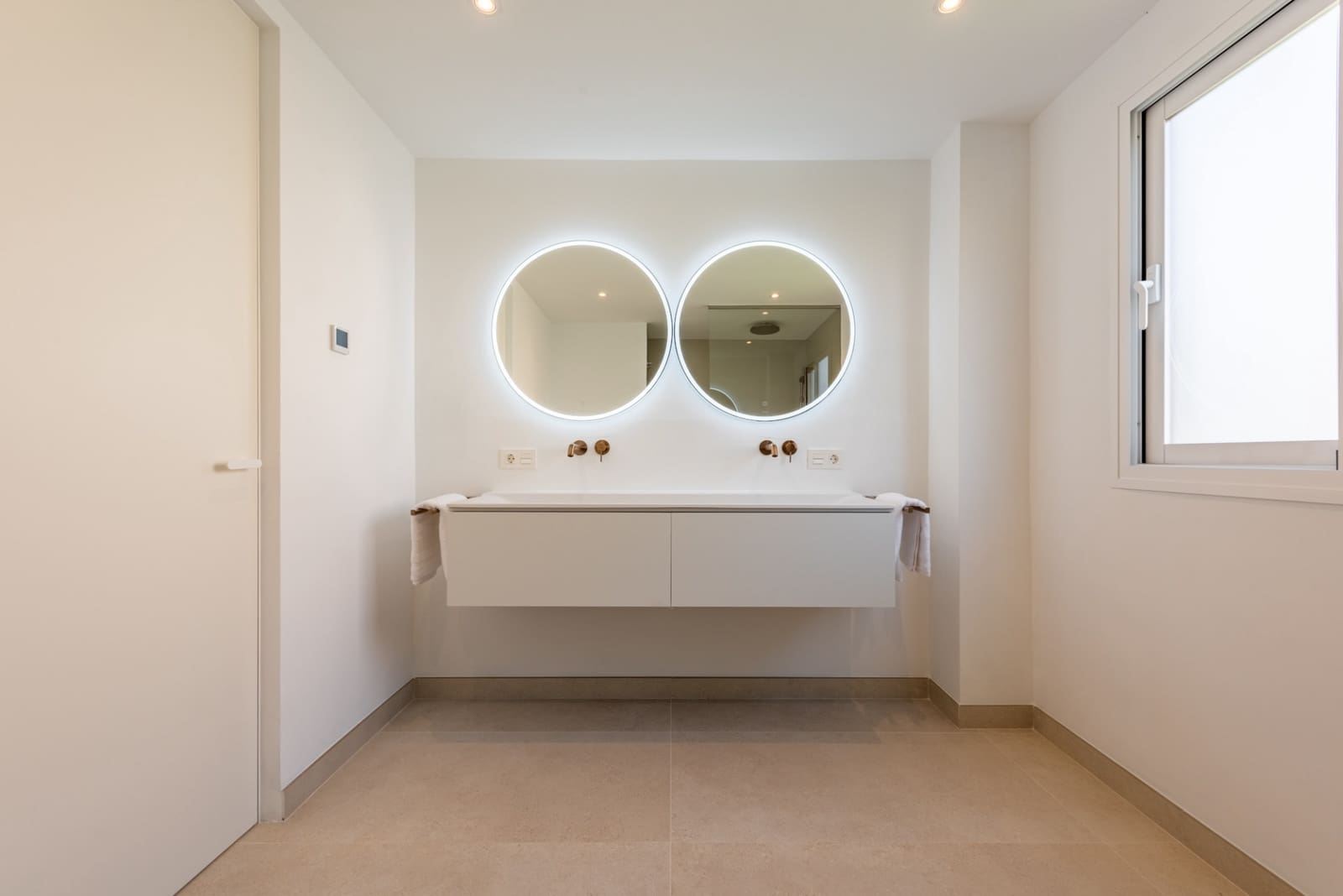 2 Zimmer Penthouse zu verkaufen in Benahavis mit Pool Garage - 895.000 € (Ref: 10022156)
