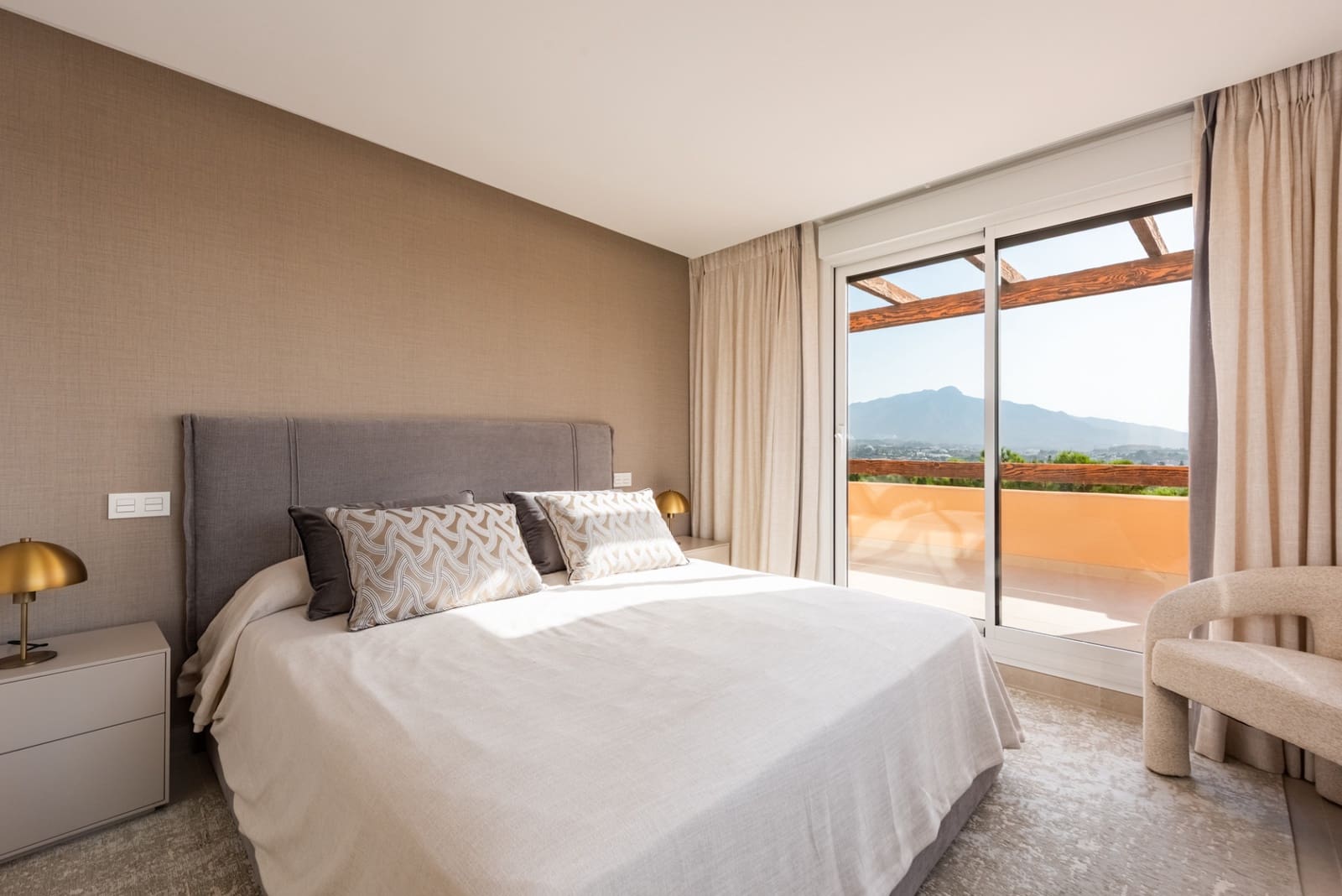 2 Zimmer Penthouse zu verkaufen in Benahavis mit Pool Garage - 895.000 € (Ref: 10022156)