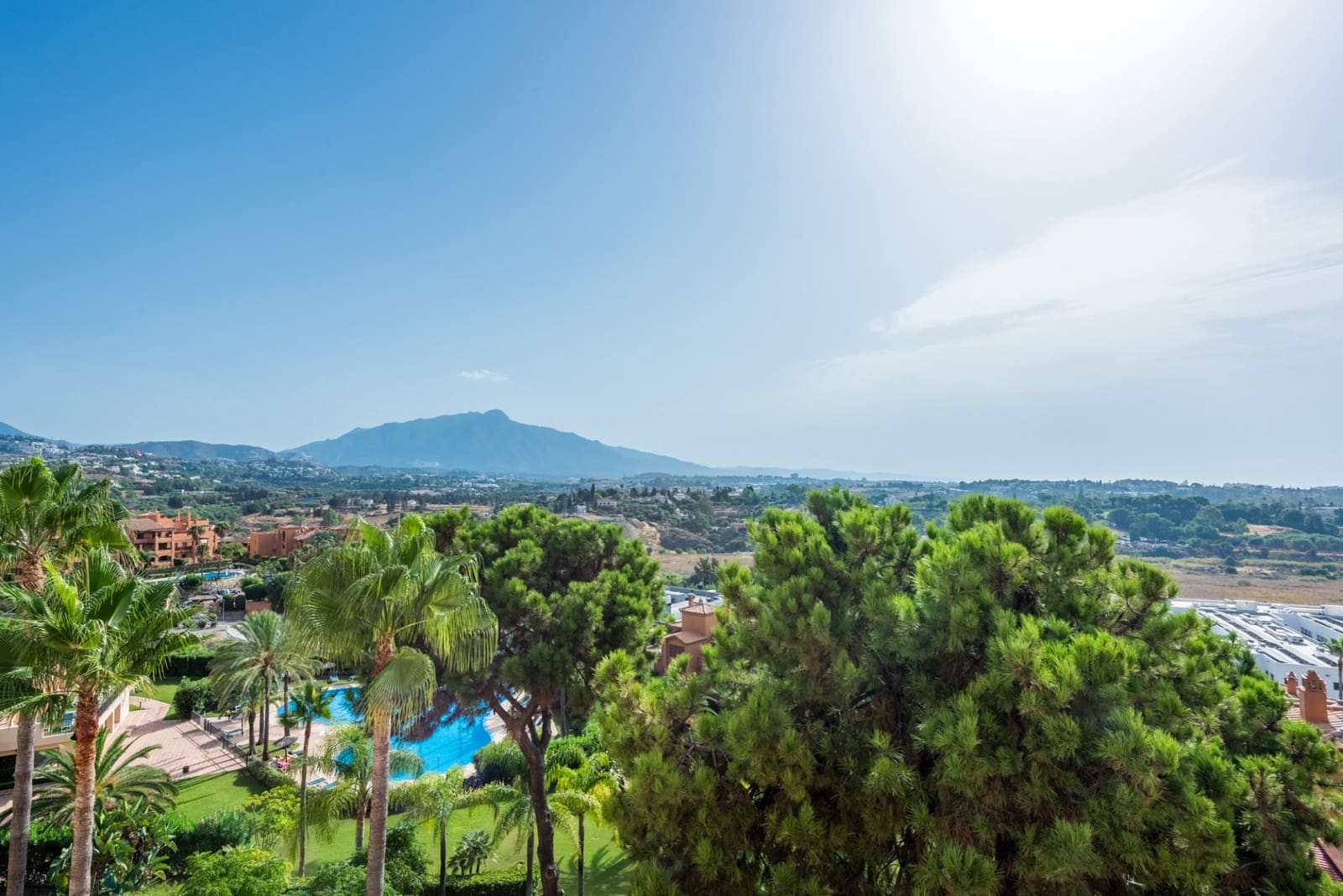 2 Zimmer Penthouse zu verkaufen in Benahavis mit Pool Garage - 895.000 € (Ref: 10022156)