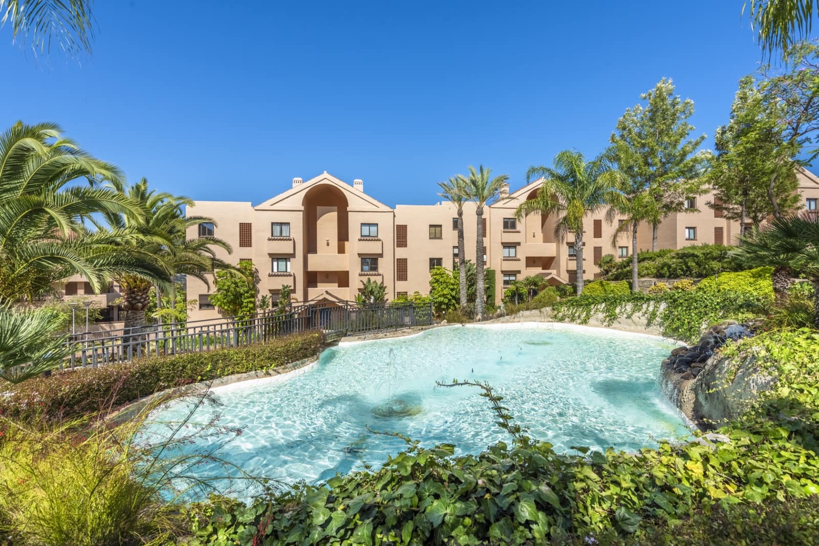 2 Zimmer Penthouse zu verkaufen in Benahavis mit Pool Garage - 895.000 € (Ref: 10022156)