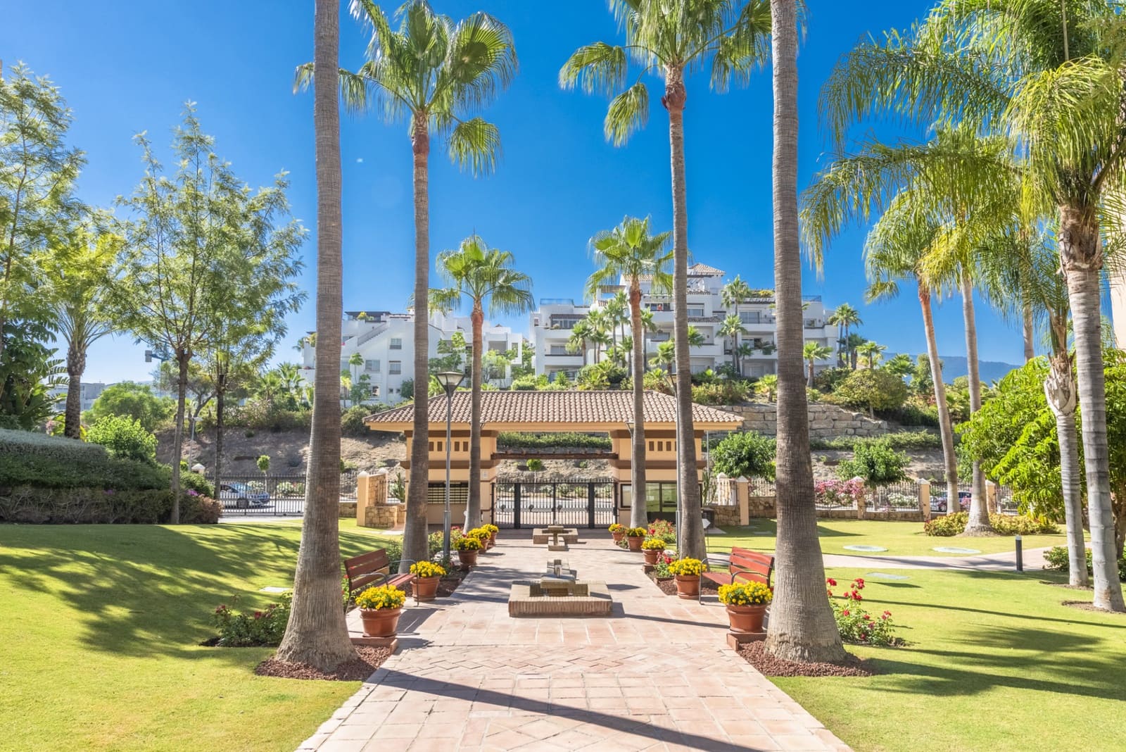2 Zimmer Penthouse zu verkaufen in Benahavis mit Pool Garage - 895.000 € (Ref: 10022156)