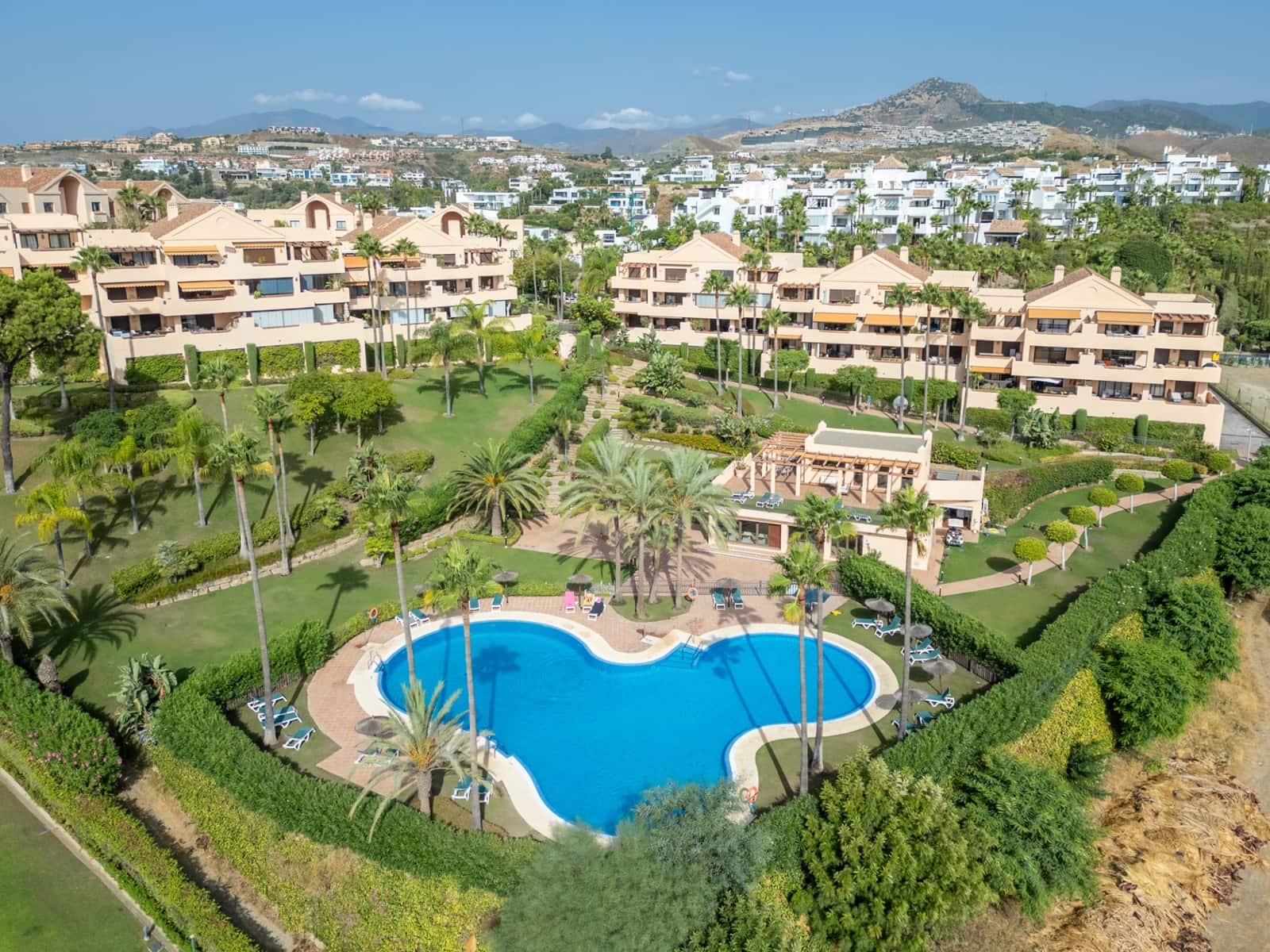 2 Zimmer Penthouse zu verkaufen in Benahavis mit Pool Garage - 895.000 € (Ref: 10022156)