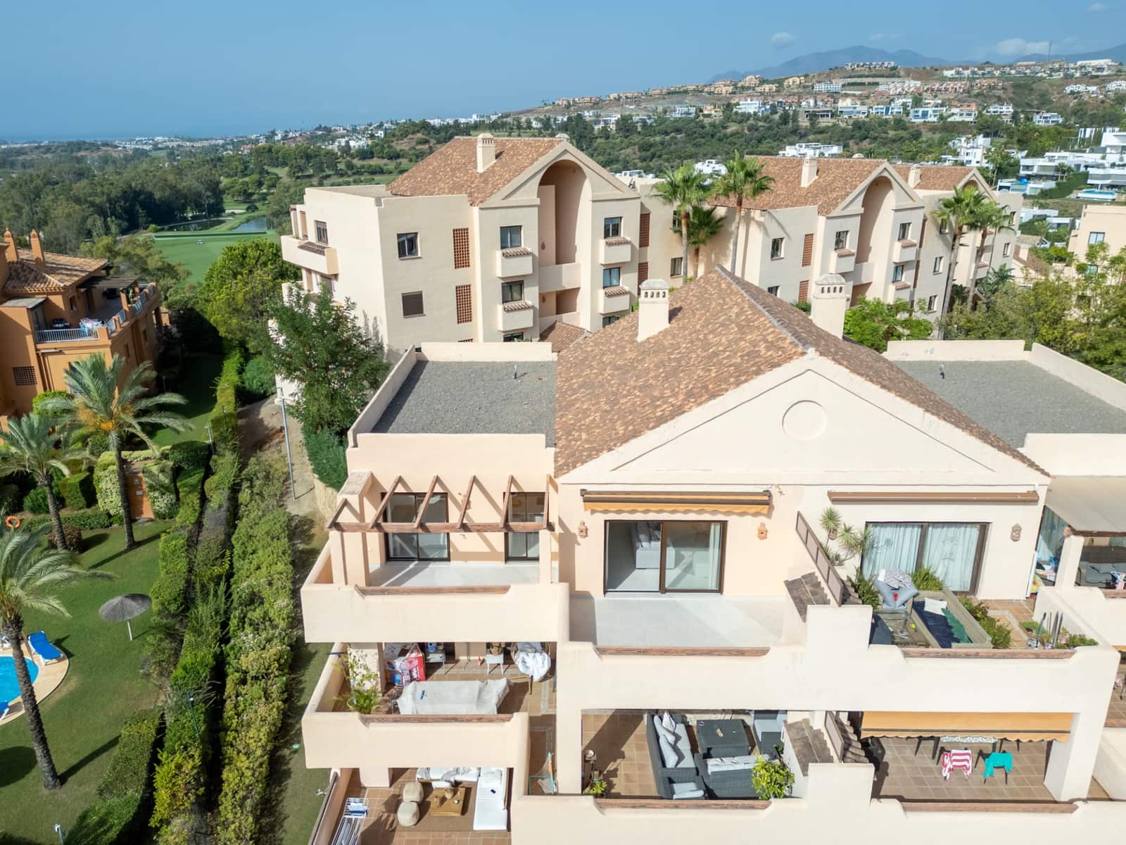 2 Zimmer Penthouse zu verkaufen in Benahavis mit Pool Garage - 895.000 € (Ref: 10022156)