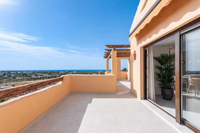 2 sovrum Takvåning till salu i Benahavís med pool garage - 895 000 € (Ref: 10022156)