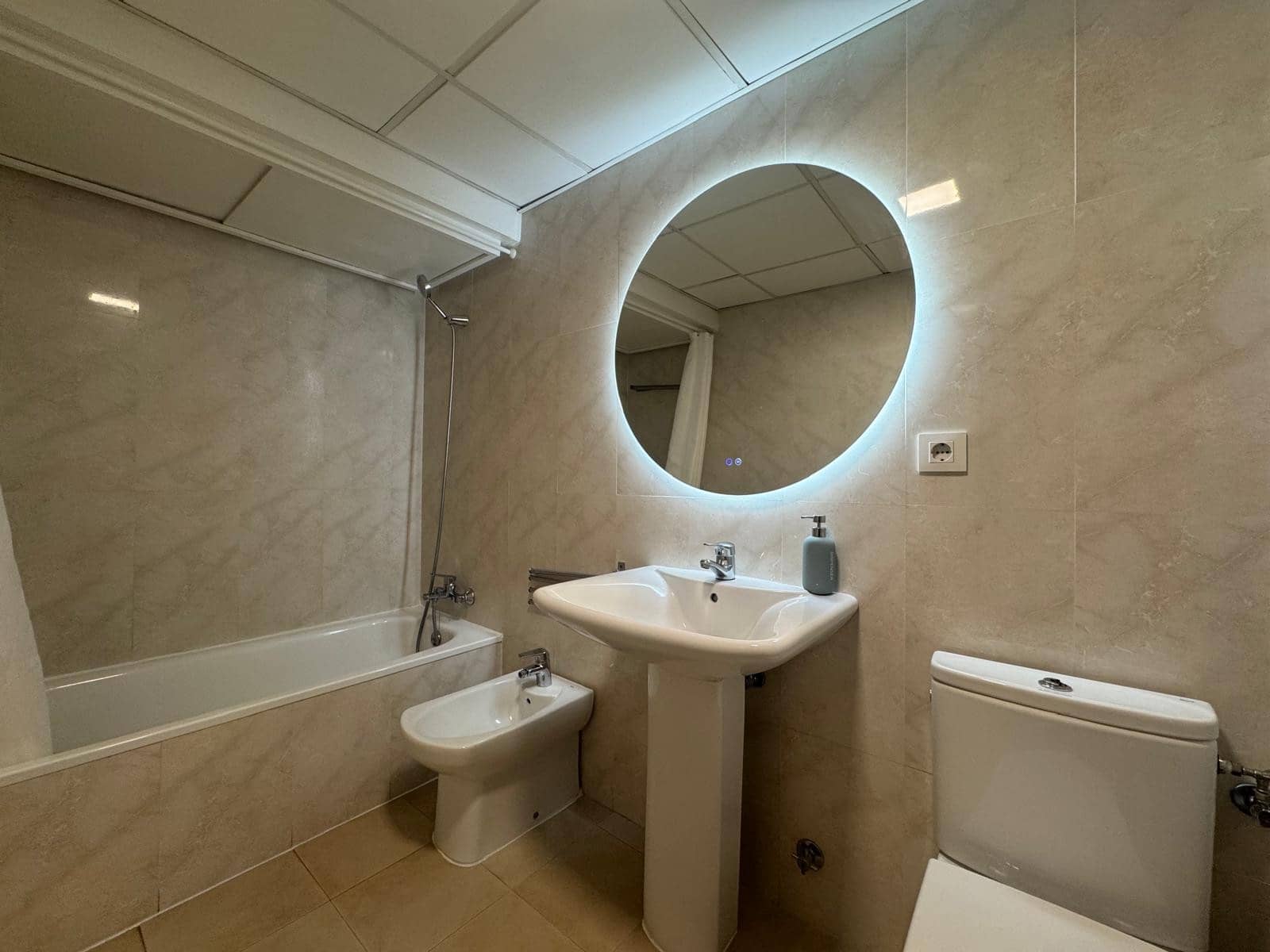 1 quarto Apartamento para venda em Puerto Banus - 656 000 € (Ref: 10025350)