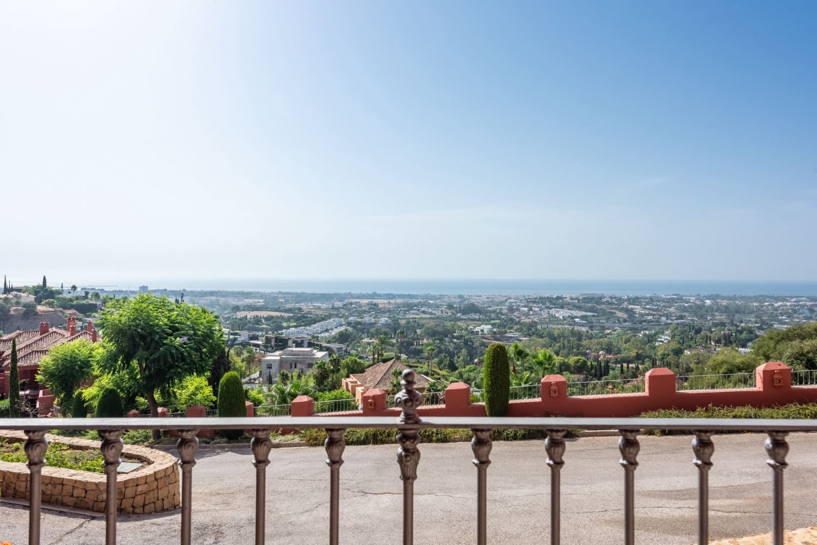 2 bedroom Apartment for sale in Monte Halcones with pool garage - € 540,000 (Ref: 10030201)