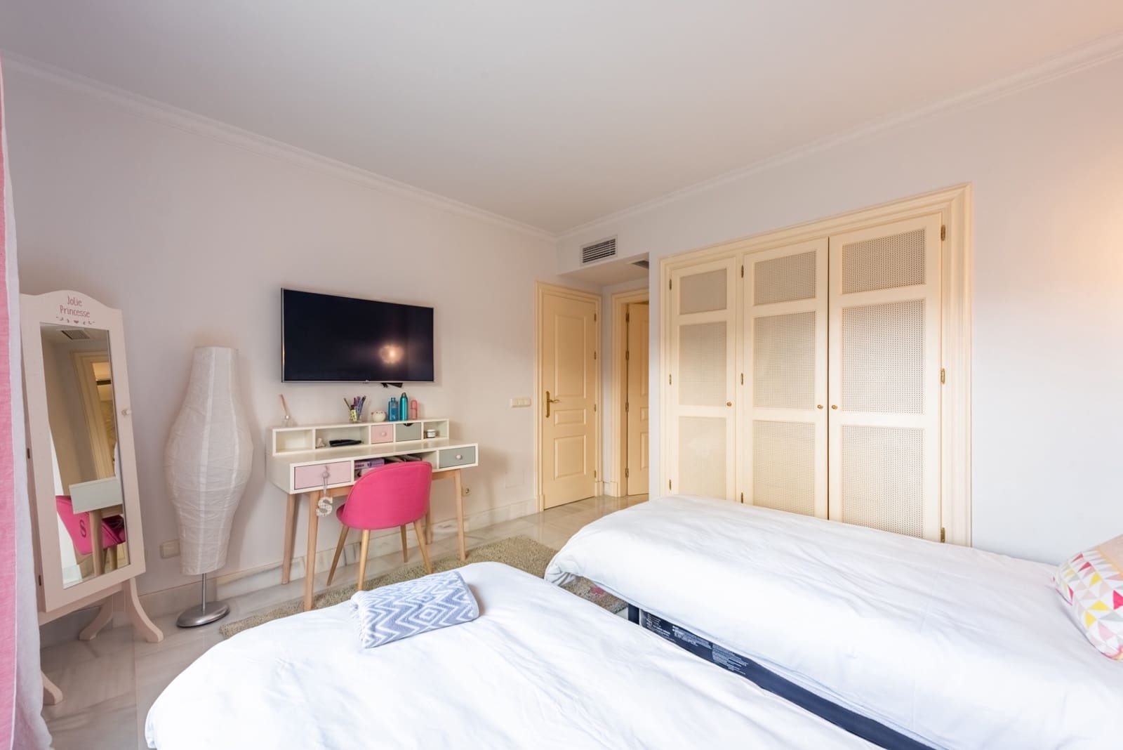 2 bedroom Apartment for sale in Monte Halcones with pool garage - € 540,000 (Ref: 10030201)