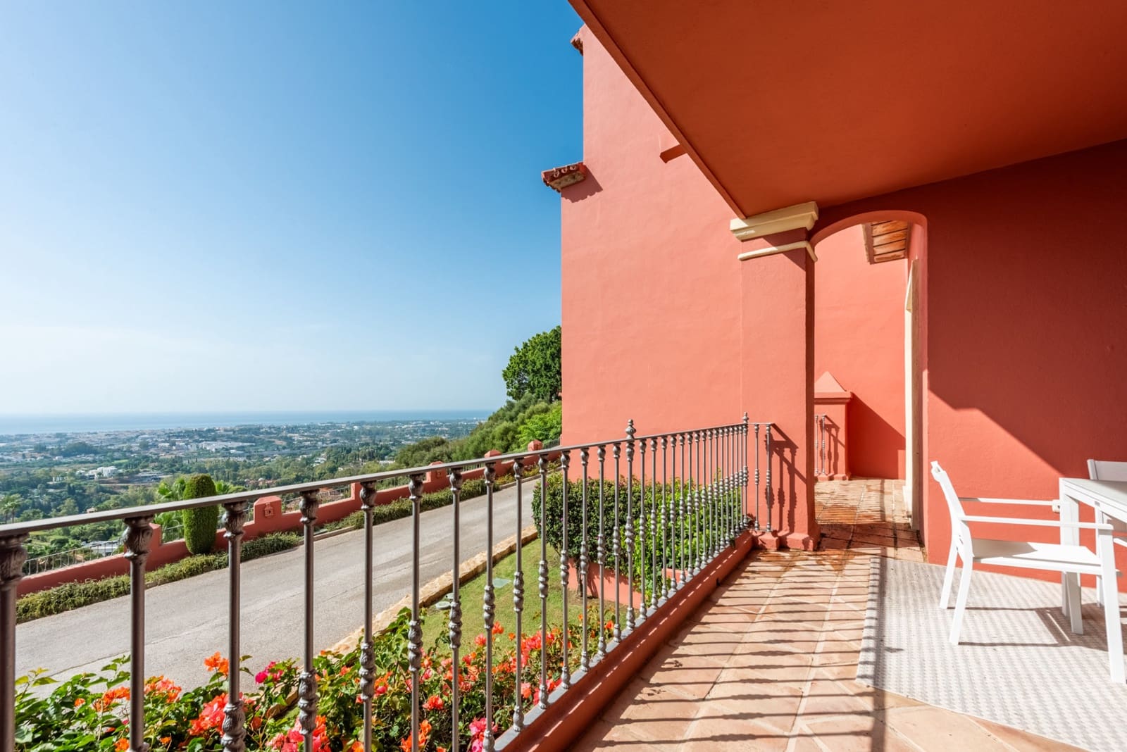 2 bedroom Apartment for sale in Monte Halcones with pool garage - € 540,000 (Ref: 10030201)