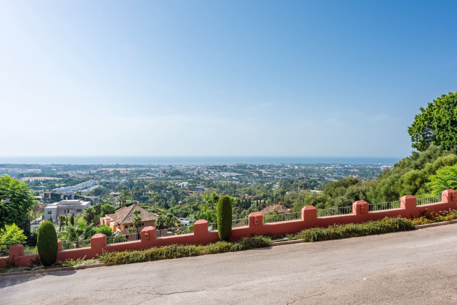 2 bedroom Apartment for sale in Monte Halcones with pool garage - € 540,000 (Ref: 10030201)