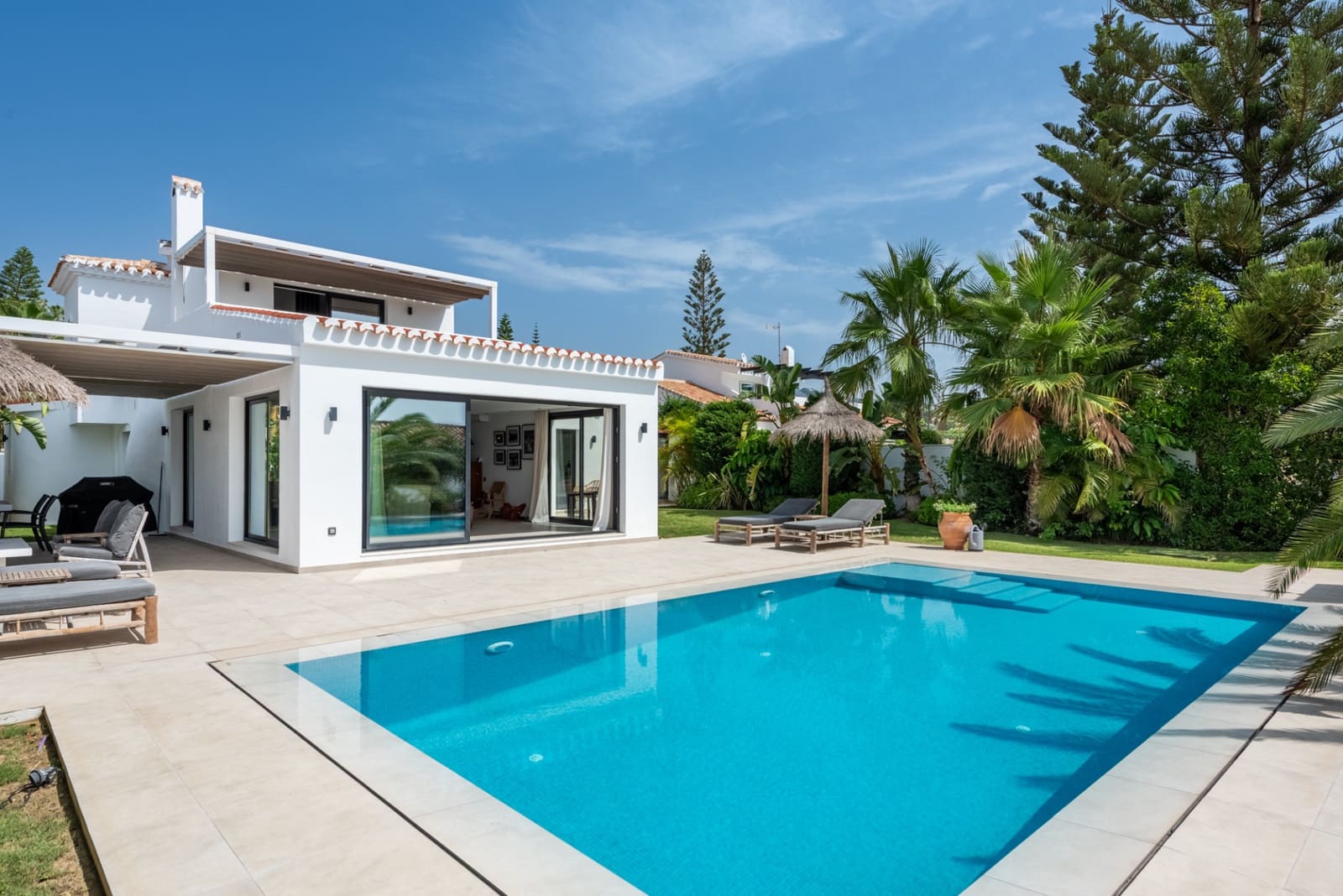 4 makuuhuone Huvila myytävänä paikassa Marbella mukana uima-altaan 
autotalli - 2 175 000 € (Ref: 10031652)