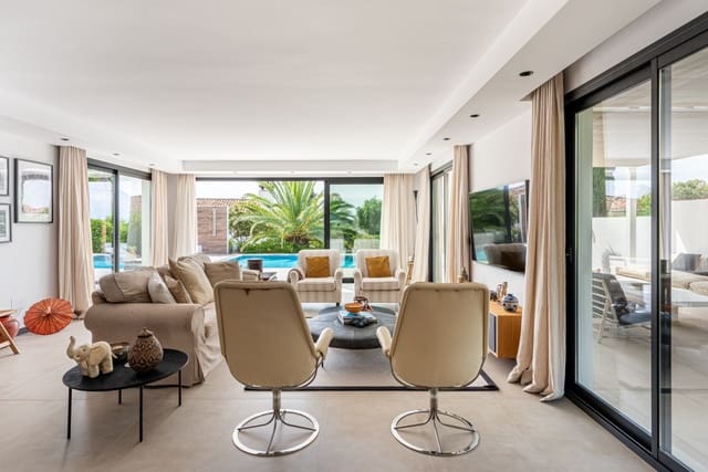 4 makuuhuone Huvila myytävänä paikassa Elviria, Marbella mukana uima-altaan 
autotalli - 2 175 000 € (Ref: 10031652)
