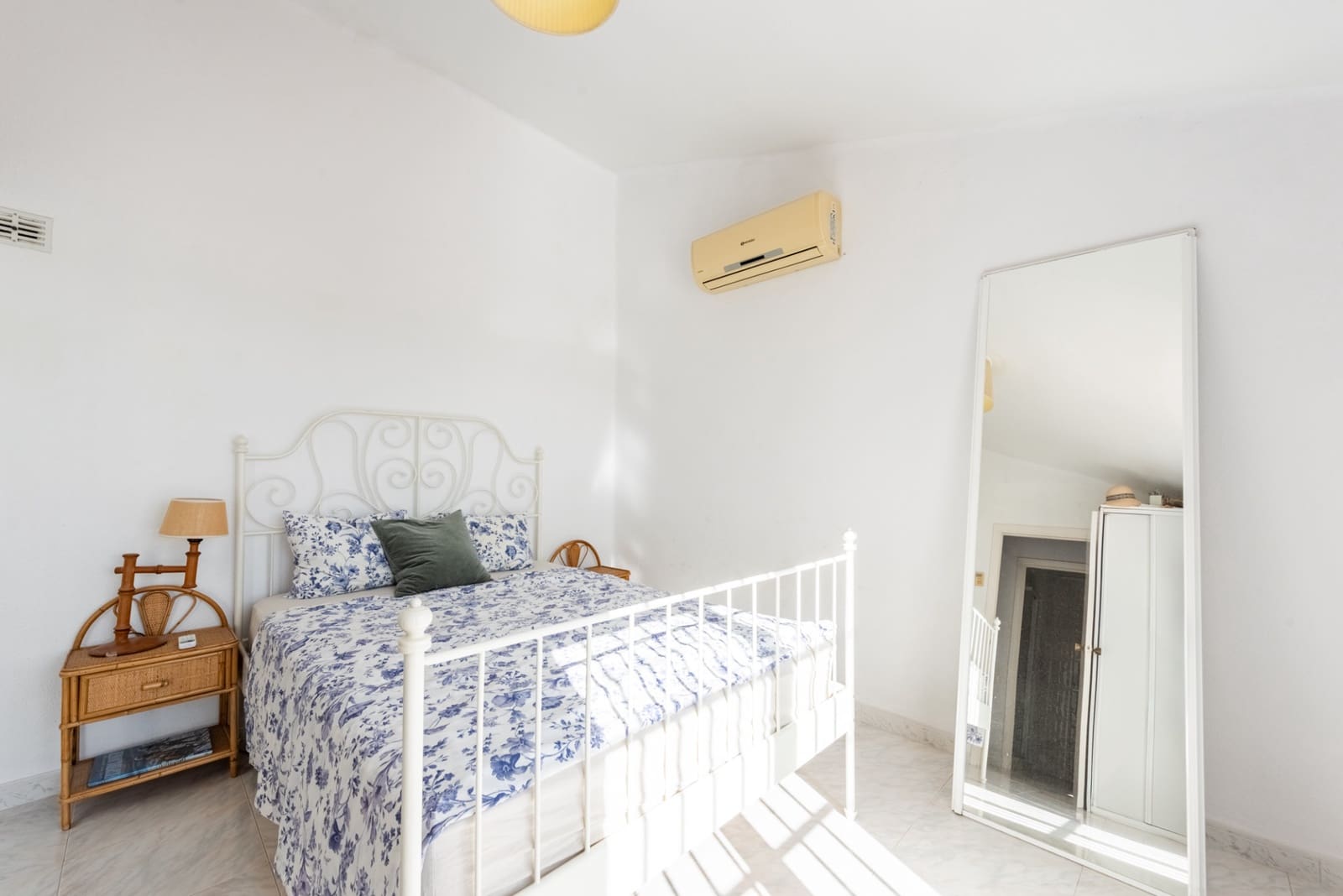 4 chambre Villa/Maison à vendre à Atalaya-Isdabe avec piscine garage - 430 000 € (Ref: 10035059)
