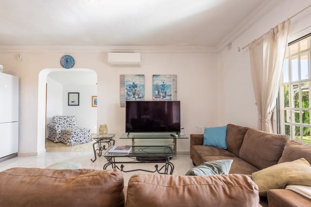 4 quarto Moradia para venda em Atalaya-Isdabe, Estepona com piscina garagem - 430 000 € (Ref: 10035059)