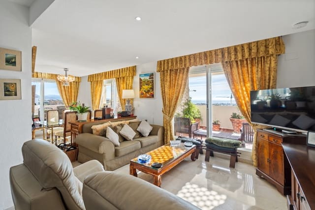 3 chambre Penthouse à vendre à San Pedro de Alcántara Pueblo, Marbella avec piscine garage - 795 000 € (Ref: 10064012)