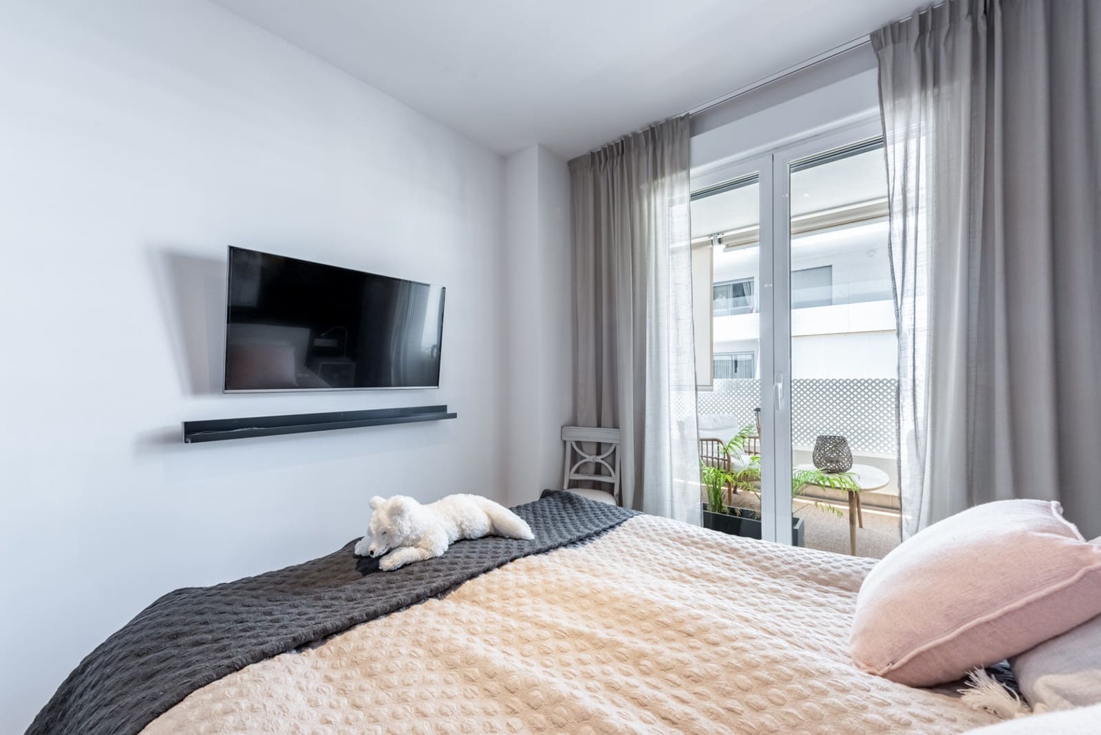 2 bedroom Apartment for sale in Marbella with pool garage - € 475,000 (Ref: 10109363)