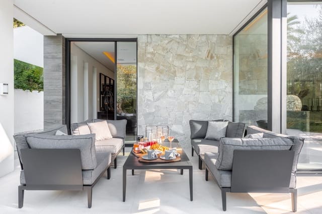 5 makuuhuone Huvila myytävänä paikassa La Carolina - Guadalpín, Marbella mukana uima-altaan 
autotalli - 4 980 000 € (Ref: 10146685)