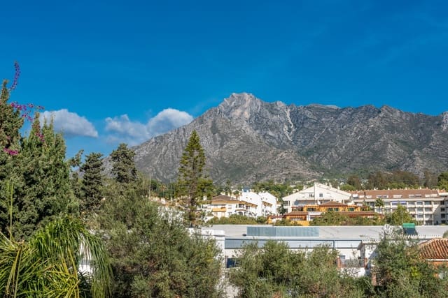 5 makuuhuone Huvila myytävänä paikassa La Carolina - Guadalpín, Marbella mukana uima-altaan 
autotalli - 4 980 000 € (Ref: 10146685)