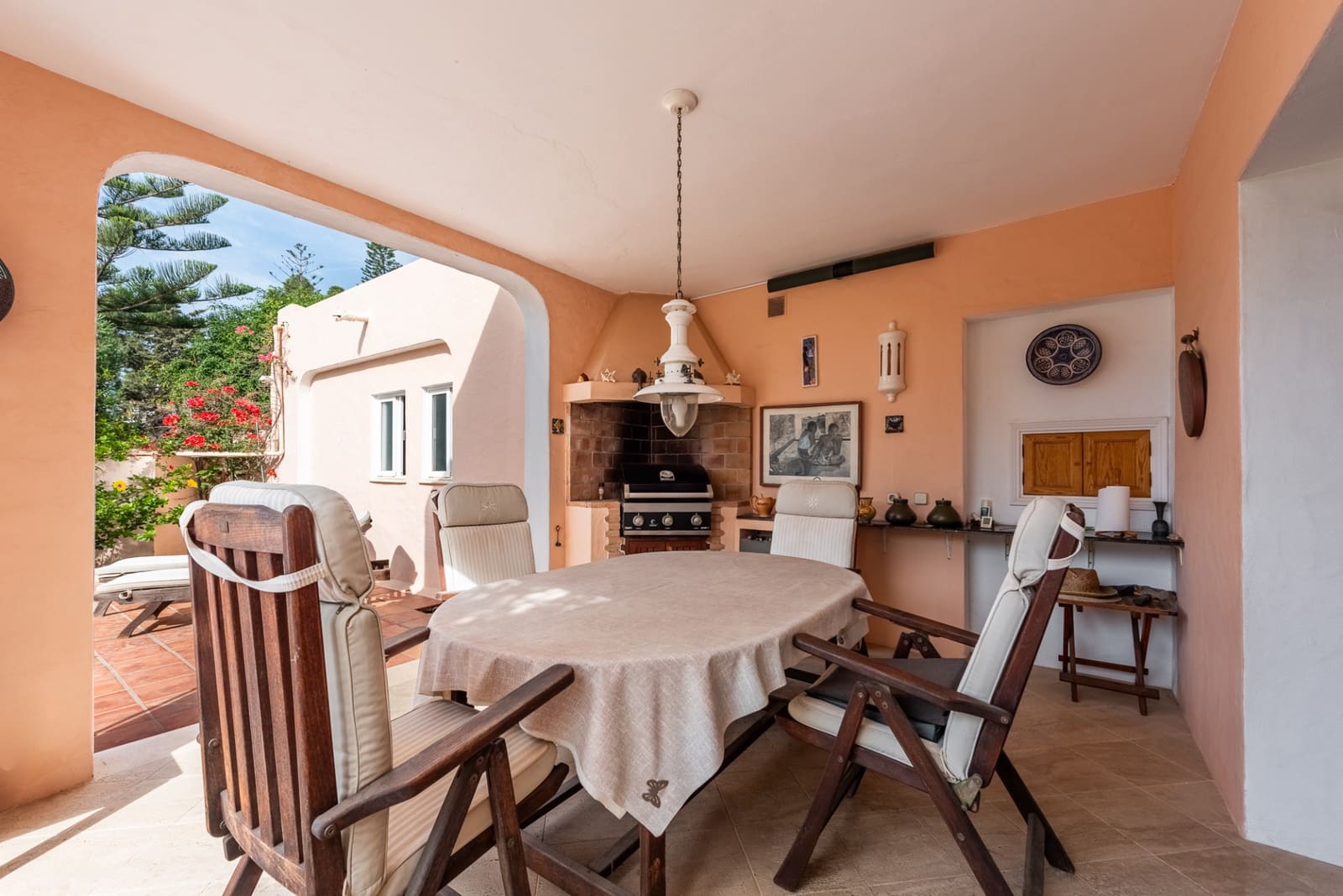 4 soverom Villa til salgs i El Paraiso med svømmebasseng garasje - € 1 735 000 (Ref: 10146686)