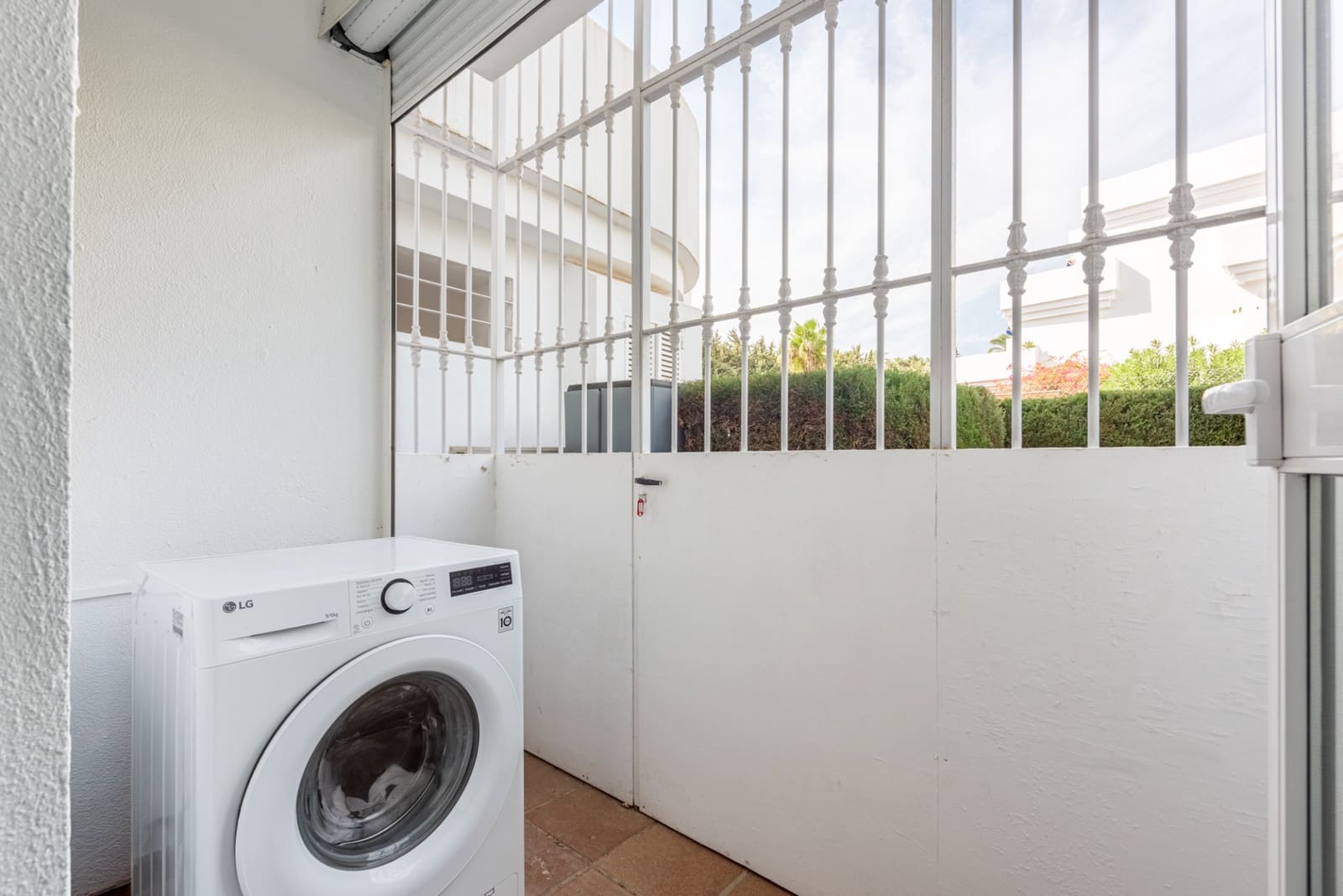 Apartamento de 2 habitaciones en El Paraiso en venta con piscina garaje - 499.000 € (Ref: 10146687)