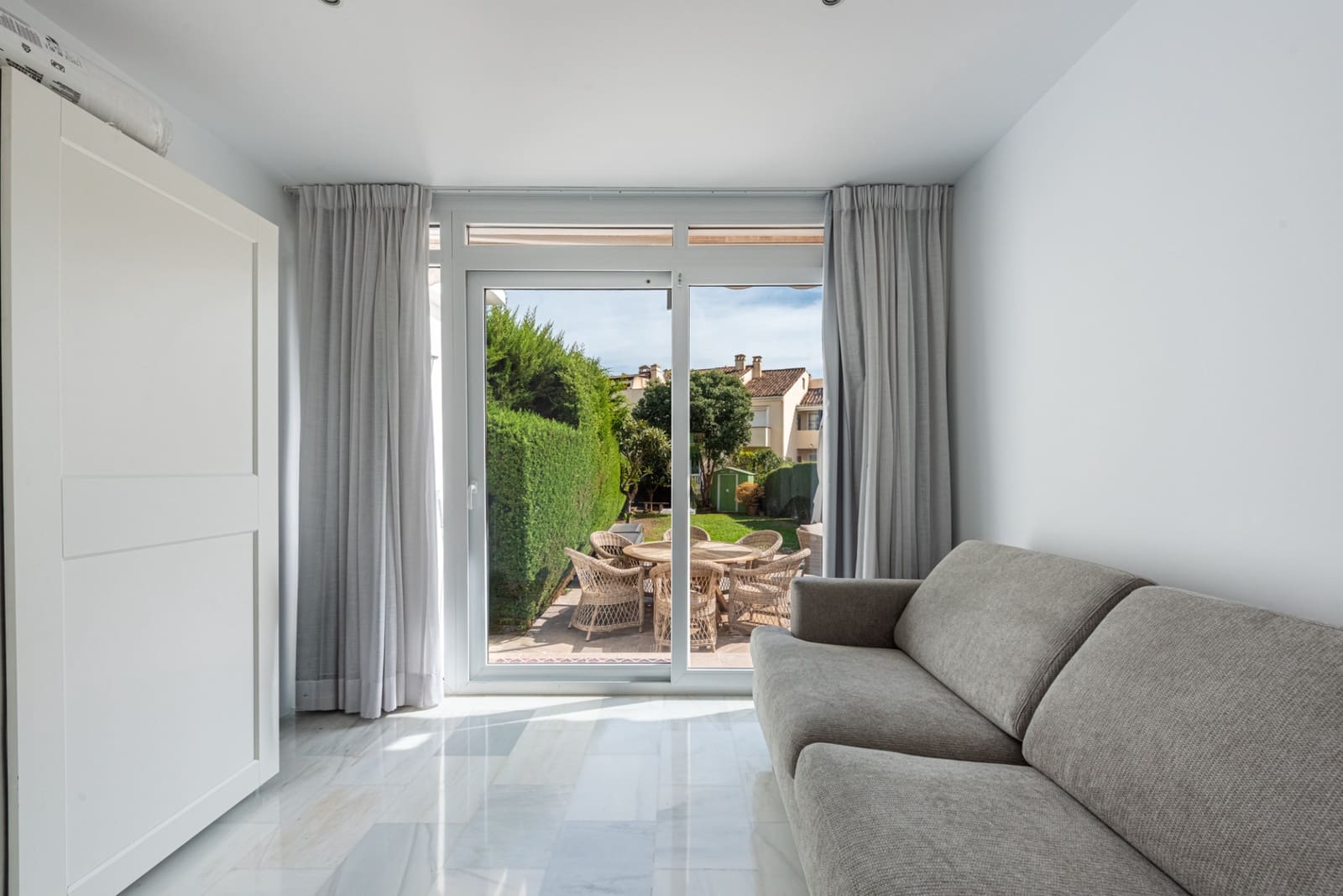 Apartamento de 2 habitaciones en El Paraiso en venta con piscina garaje - 499.000 € (Ref: 10146687)