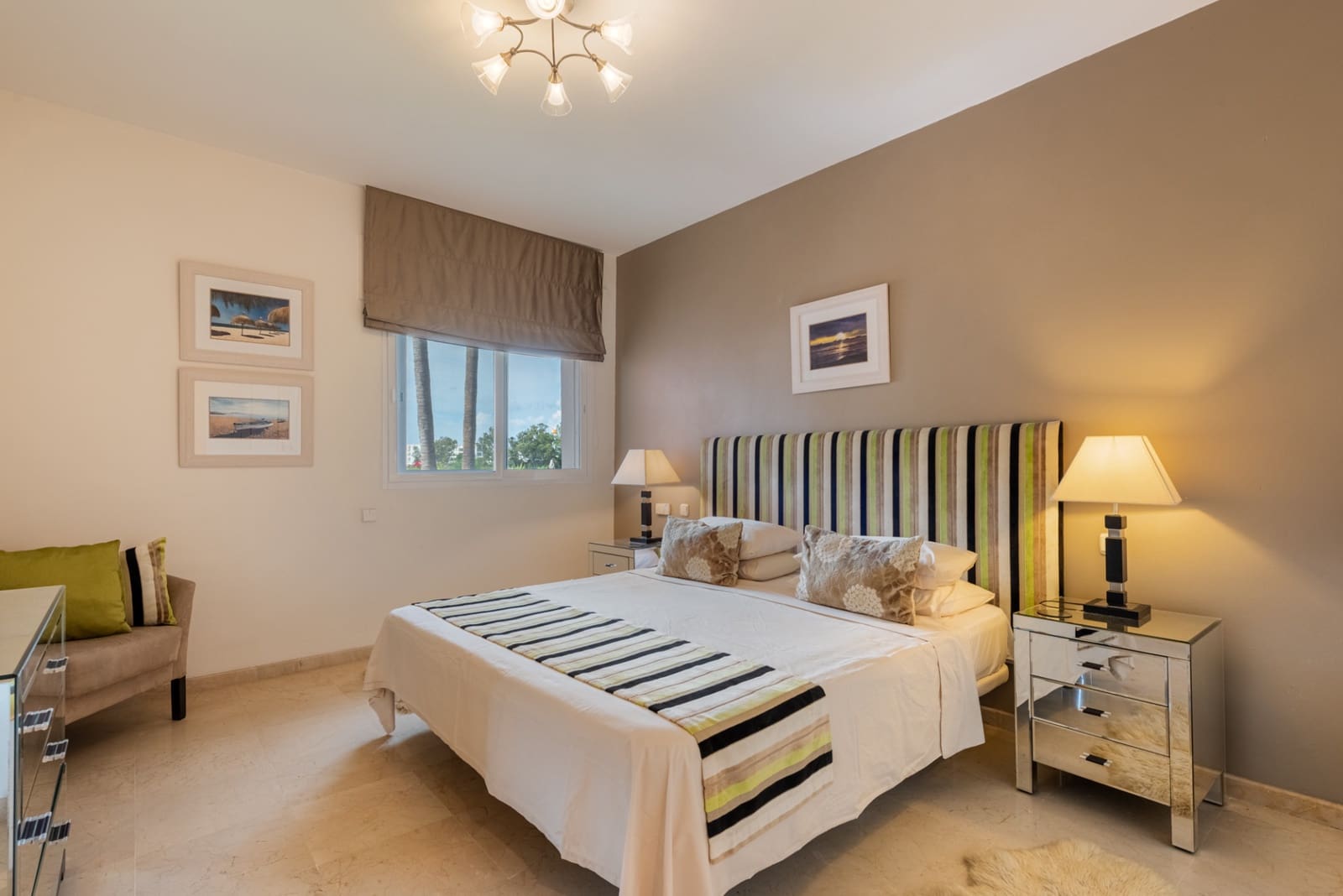2 sovrum Takvåning till salu i Estepona med pool garage - 875 000 € (Ref: 10159270)