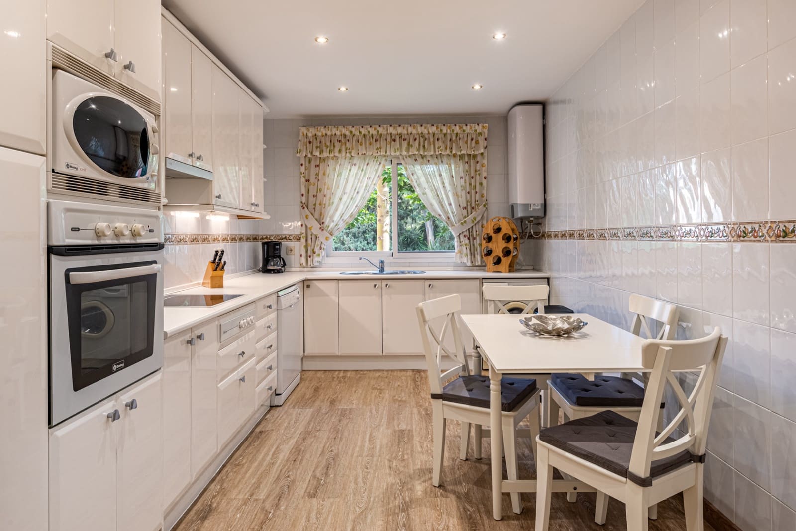 2 sovrum Takvåning till salu i Estepona med pool garage - 875 000 € (Ref: 10159270)