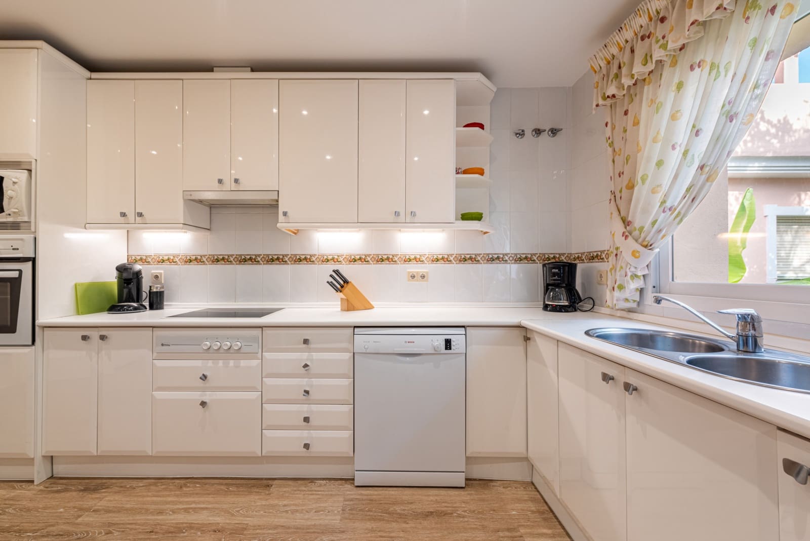 2 sovrum Takvåning till salu i Estepona med pool garage - 875 000 € (Ref: 10159270)
