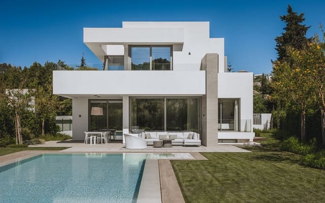 4 makuuhuone Huvila myytävänä paikassa El Paraiso, Estepona mukana uima-altaan - 2 395 000 € (Ref: 6965465)