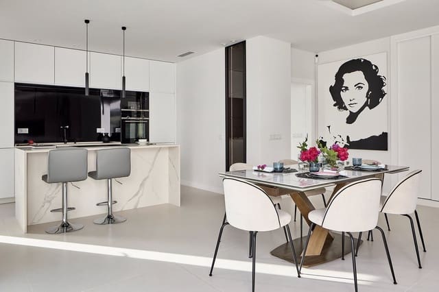 3 soveværelse Villa til leje i San Pedro de Alcantara, Marbella med swimmingpool garage - € 9.000 (Ref: 9104032)